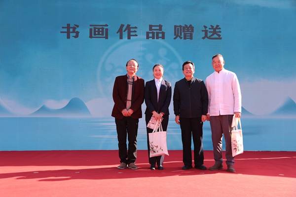 1637732984557820.jpg 0M5A8228.jpg